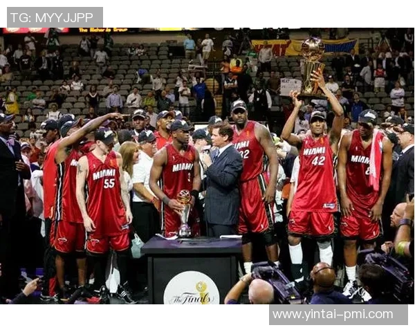 2006年NBA总决赛骑士对阵热火的经典对决回顾与分析